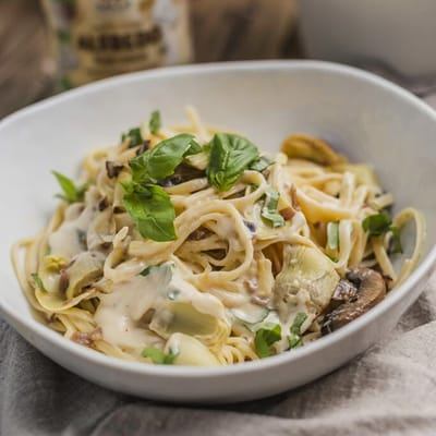 Blue Cheese and Artichoke Salad